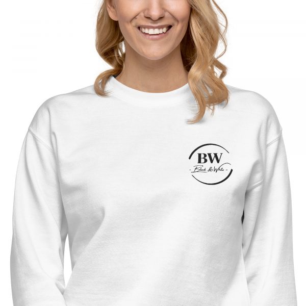 Sweatshirt Premium Femme "Black&White" Blanc Logo Poitrine Brodé – Image 4