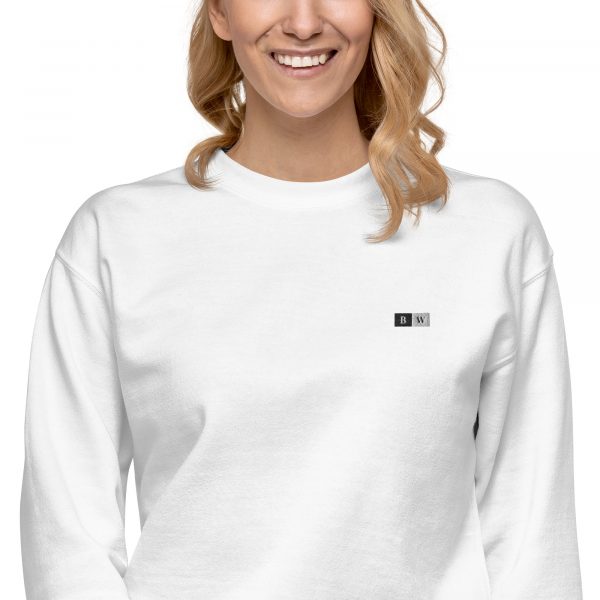 Sweatshirt Premium Femme "Black&White" Blanc Écusson Brodé – Image 3